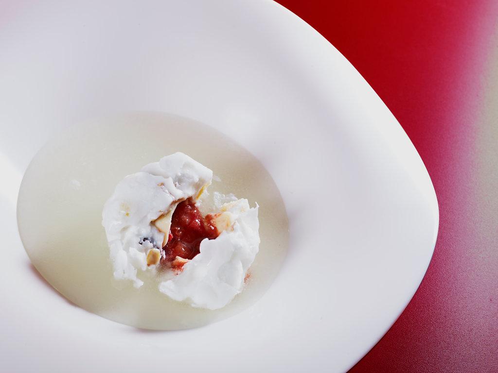 Fake burrata by Albert Roca